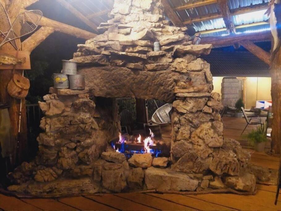 Stonegate Lodge King Bed, Wifi, 50In Roku Tv, Salt Water Pool Room #108 Eureka Springs Exterior foto